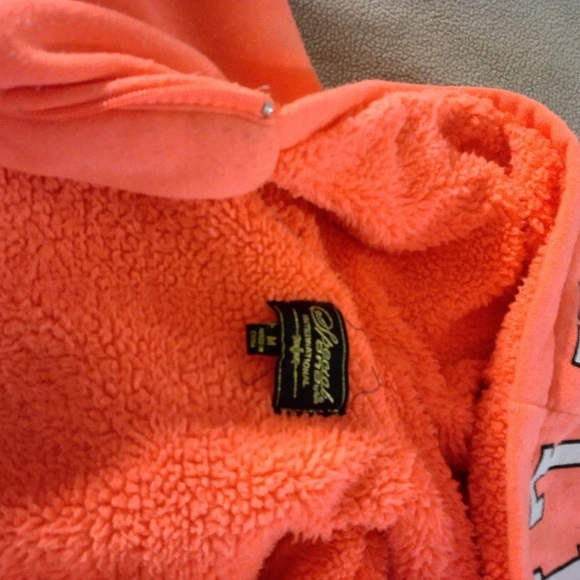 I believe this is a remake of victory secret size medium jogging suit with zipup - Picture 4 of 7